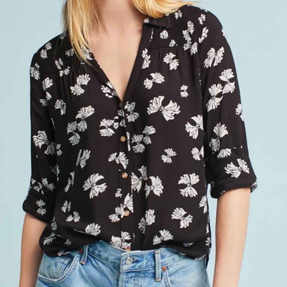 Maeve Anthropologie Black and White Long Sleeved Blouse Size 0